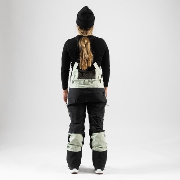 Jones • Women’s Mountain MTN Surf Snowboard Ski Bibs Sage Green M NWT - Picture 3 of 14